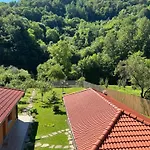 Noya Guest * Beli Osŭm